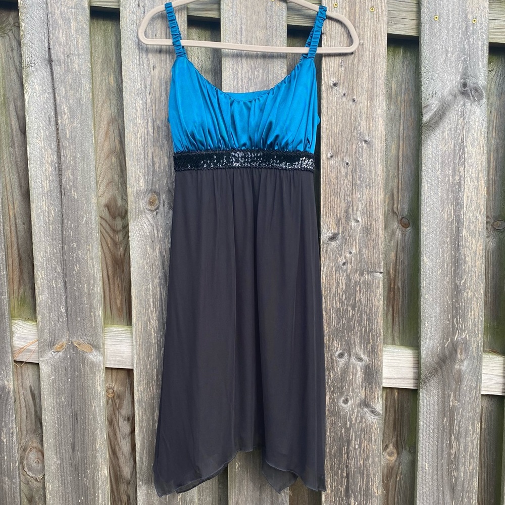 NWOT Beautiful Empire waist Teal & Black Sequined Party Cocktail Dress